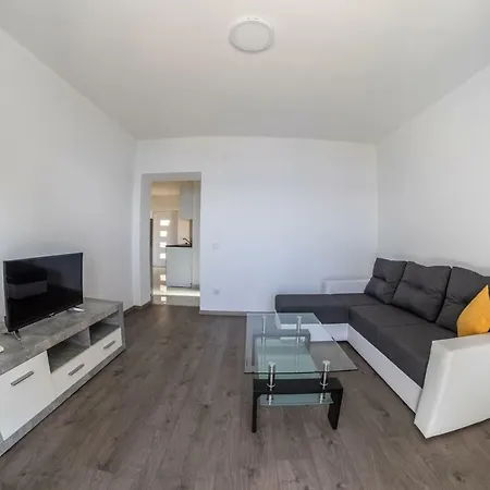 Marija Jakir * Brela