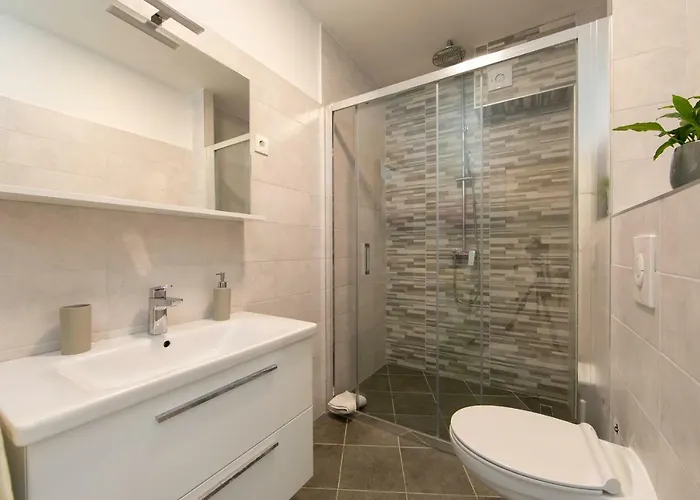 Marija Jakir Apartman *